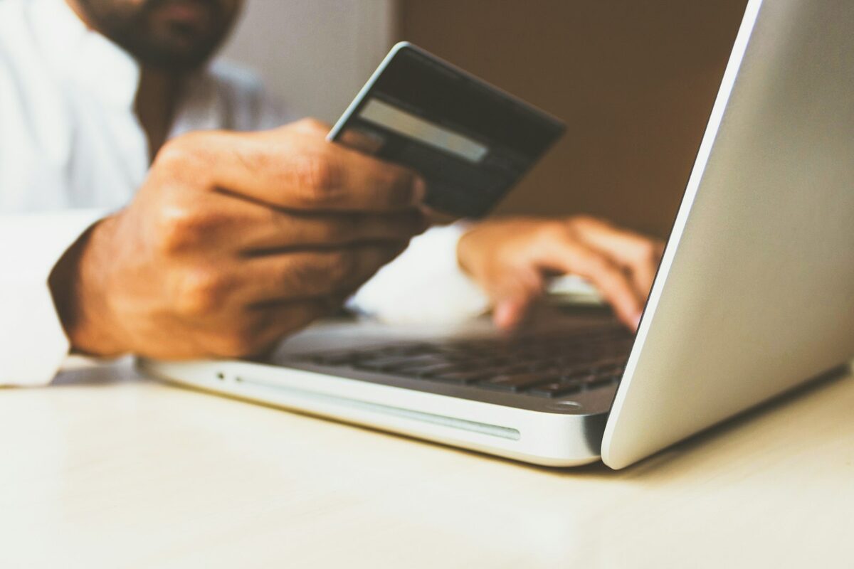 Migração de Loja Virtual — Shopify, Tray e Nuvemshop para Plataforma Própria